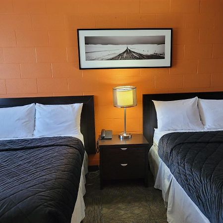 Roadking Inns Motel YYC Dış mekan fotoğraf