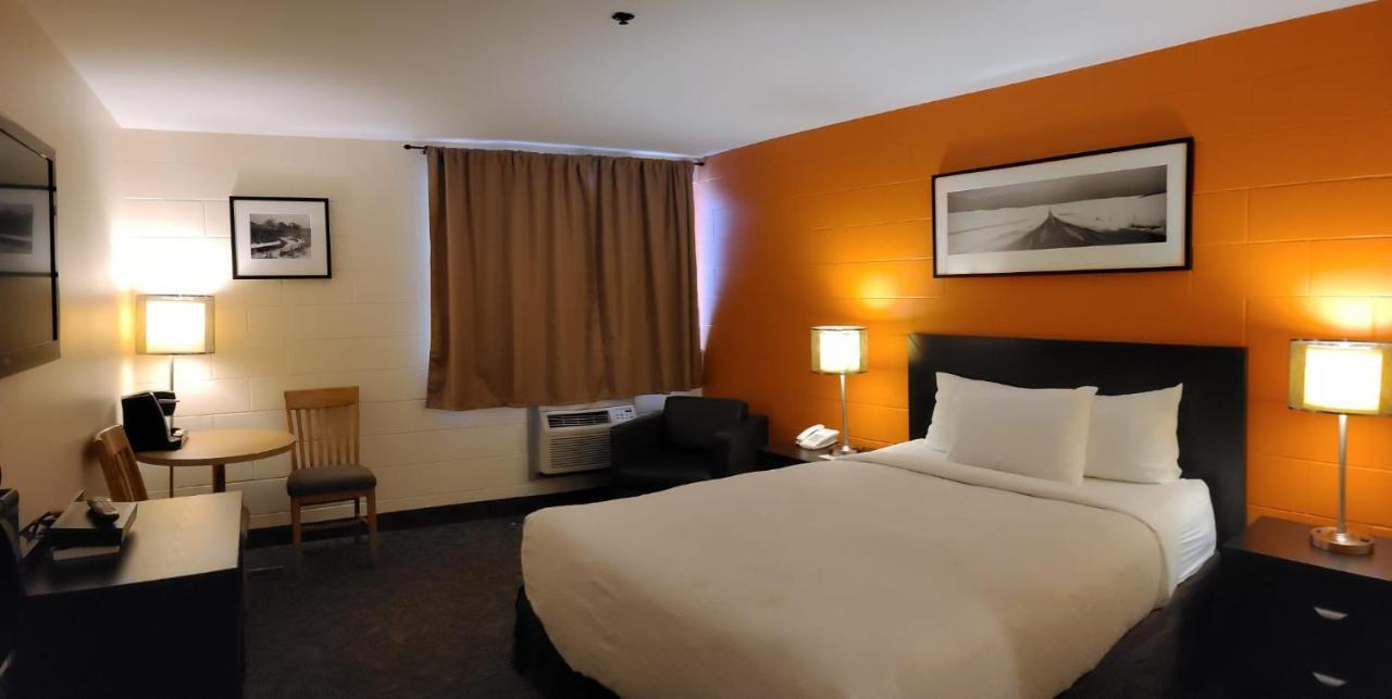 Roadking Inns Motel YYC Dış mekan fotoğraf
