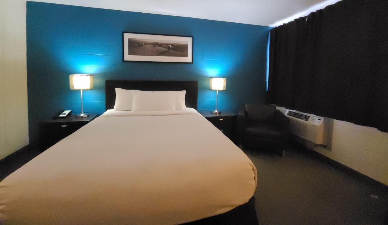 Roadking Inns Motel YYC Dış mekan fotoğraf