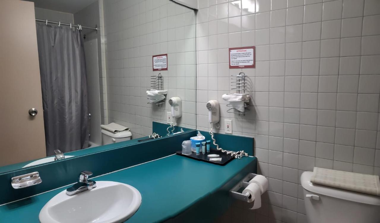 Roadking Inns Motel YYC Dış mekan fotoğraf