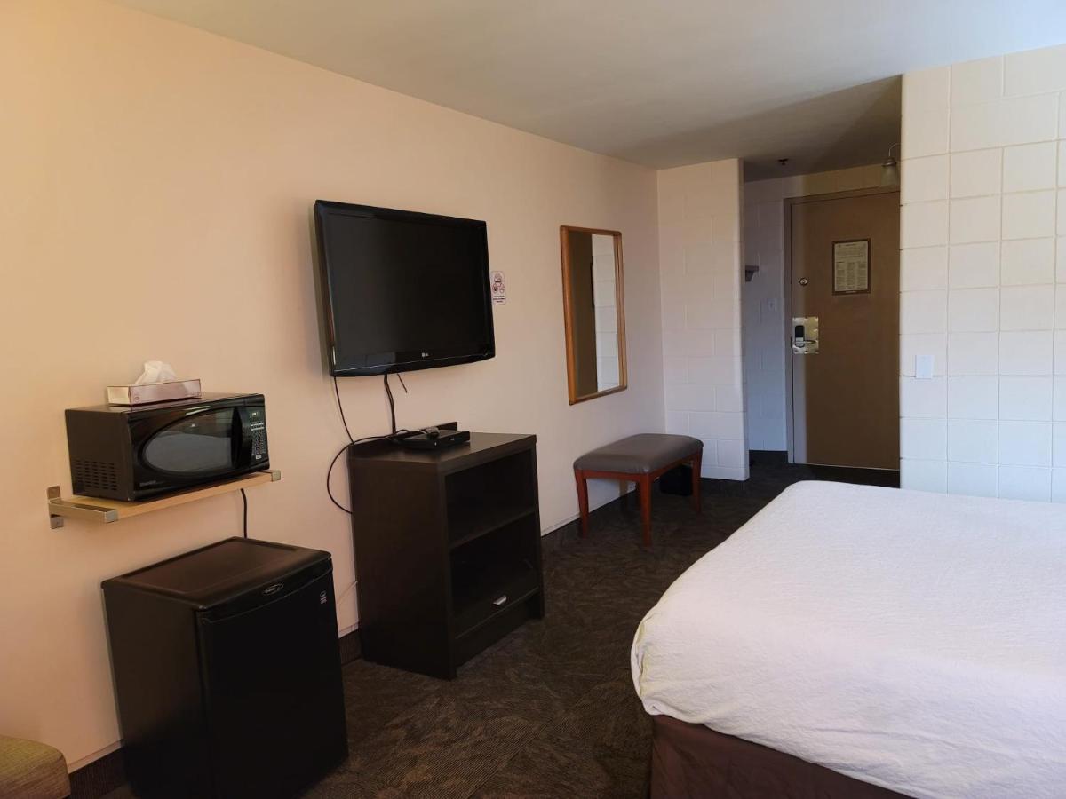 Roadking Inns Motel YYC Dış mekan fotoğraf