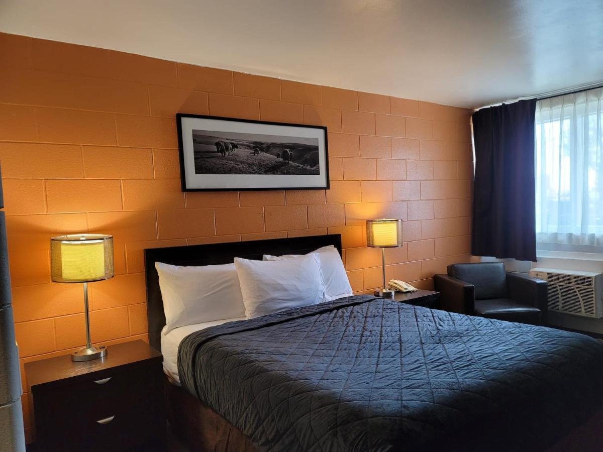 Roadking Inns Motel YYC Dış mekan fotoğraf